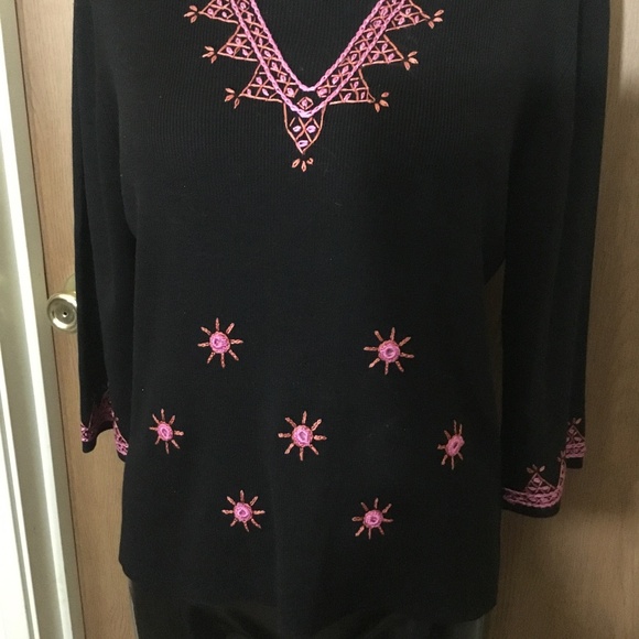 Joseph A. Women’s L Black Pullover Sweater Pink Embroidered 3/4 Sleeve - Picture 3 of 9